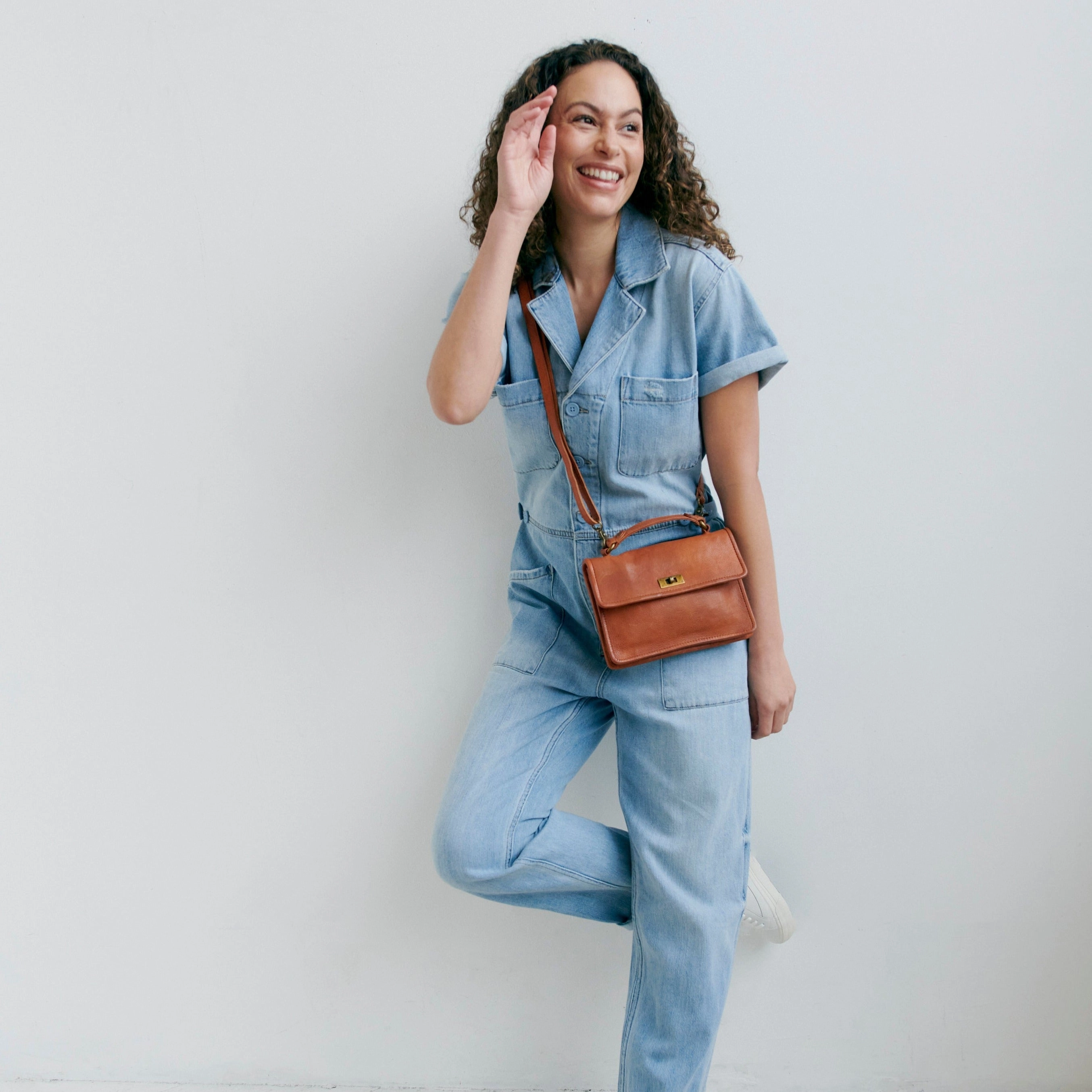 Arlo Crossbody