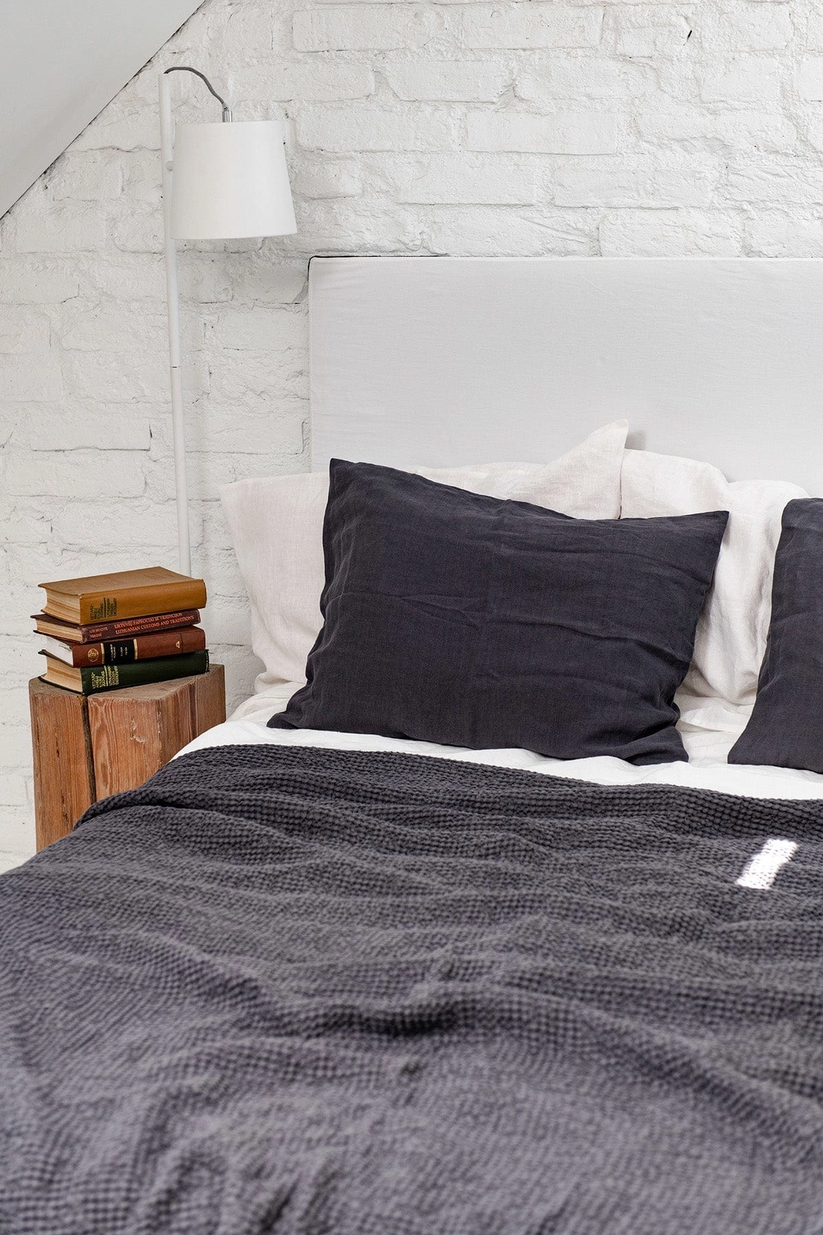 Linen Waffle Blanket | Charcoal